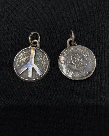 Peace coin pendant Top