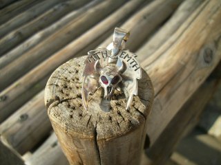 IDEA inc. Monster Pendant Top