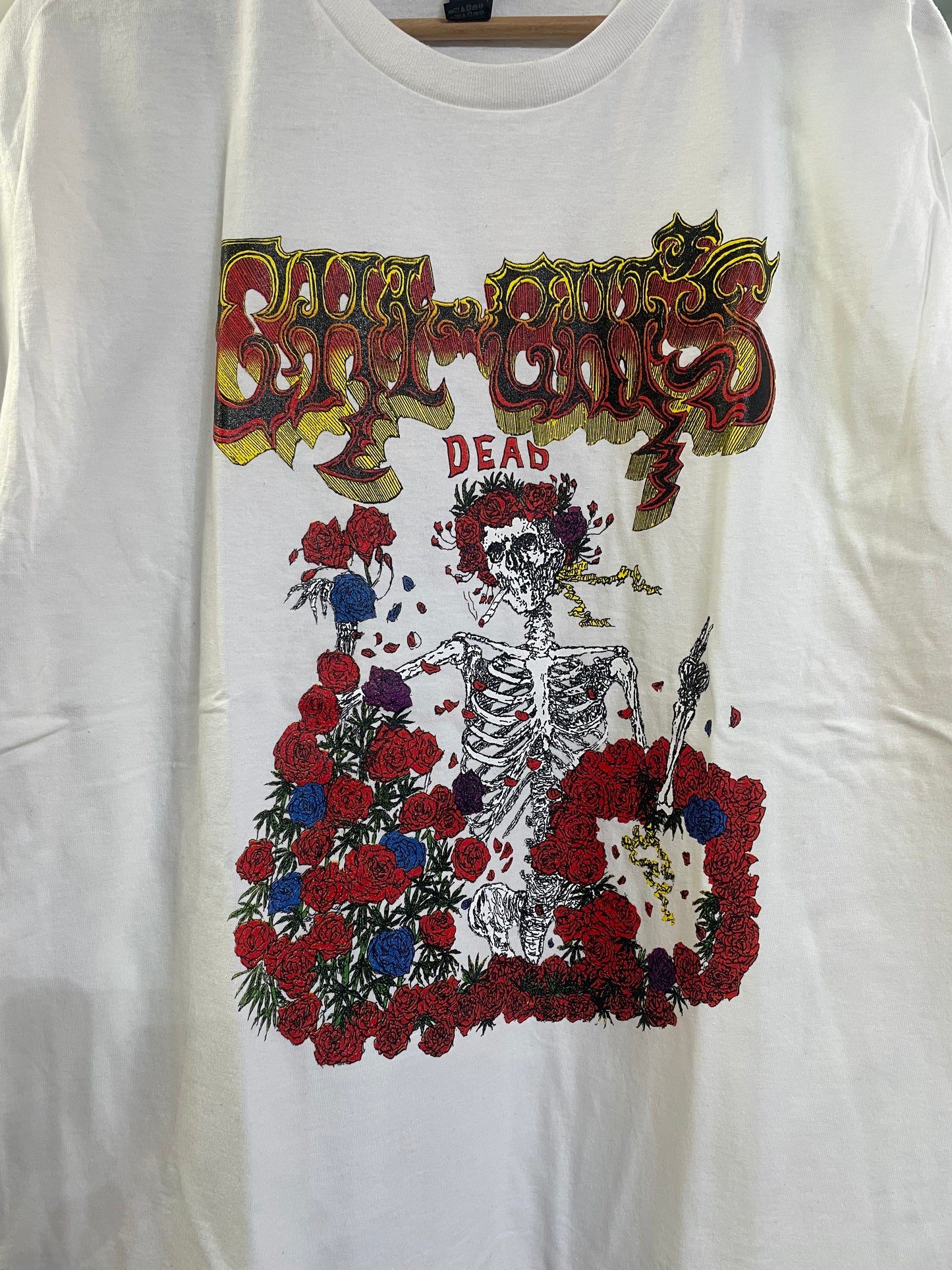 CHI-CHIS Bertha White T-Shirt