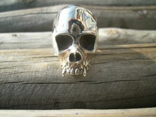 IDEA inc. SKULL Ring with fangs
